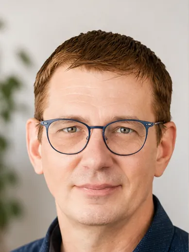 Roland Tfirst — Ihr Ansprechpartner für KI und Entwicklung bei blindwerk